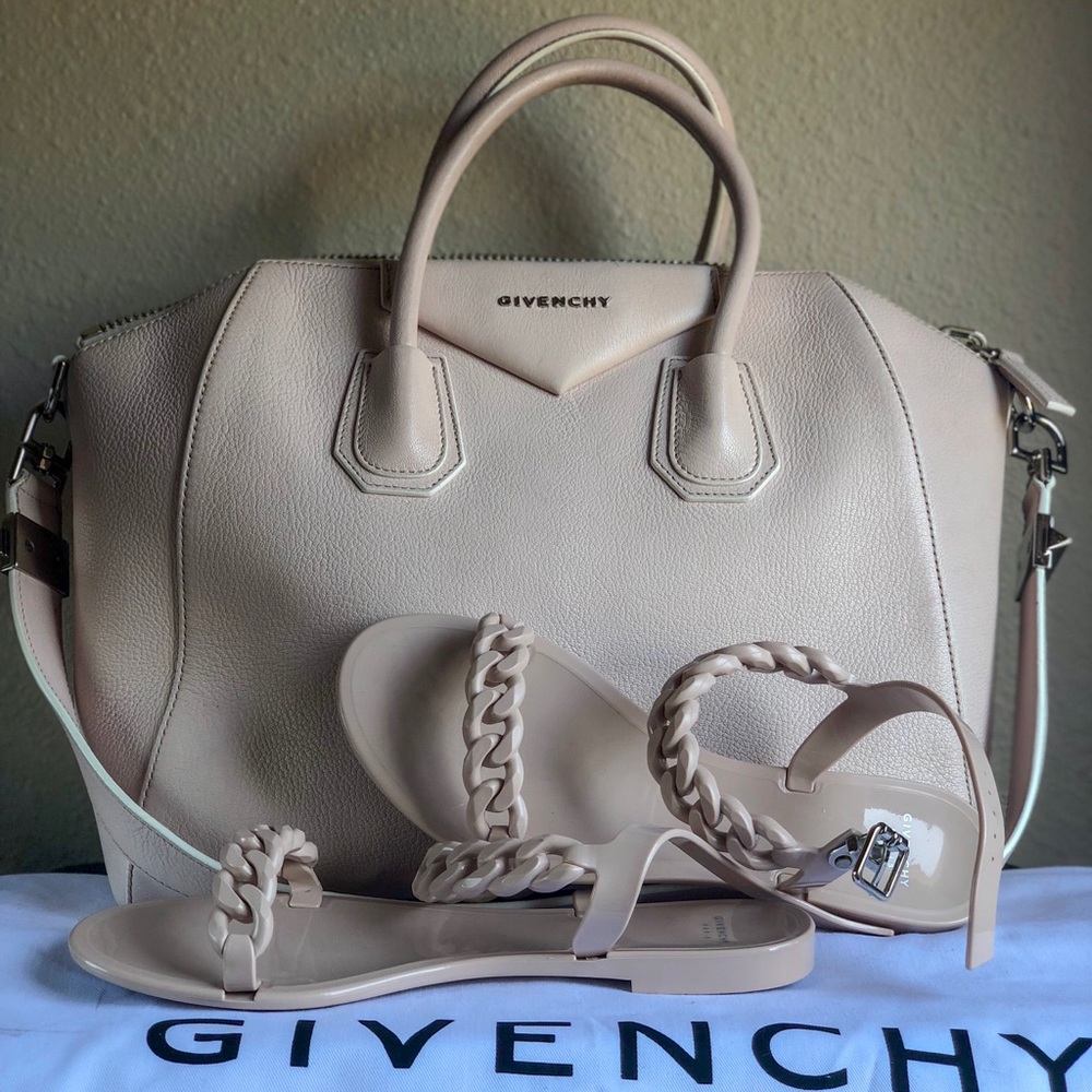 🎉🎉🎉Host Pick  5/21 🎉🎉🎉 Givenchy Antigona
